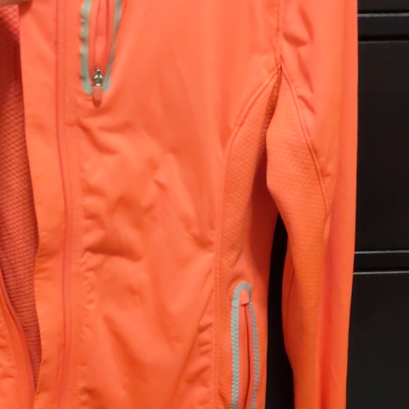 Under Armour Running Jacket | Pink | M - Picture 3 of 4